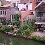 B&B Canal Deluxe