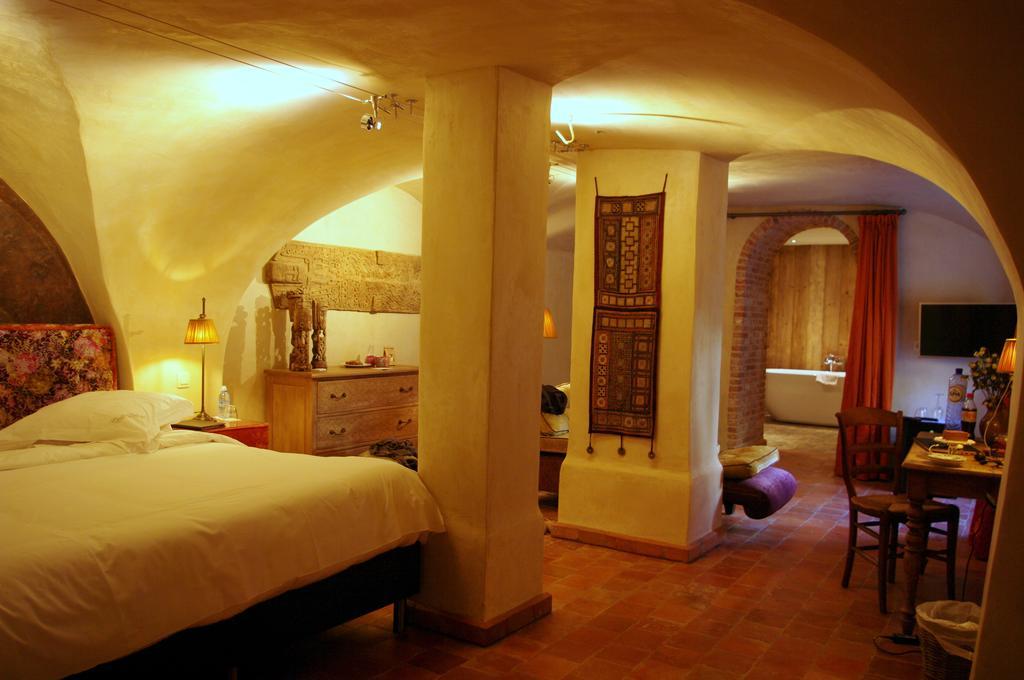 Canal Deluxe Bed & Breakfast 5*