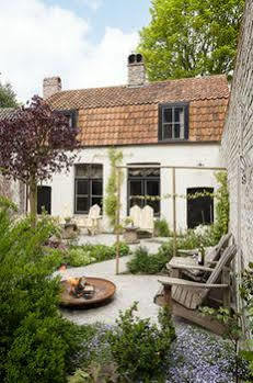 Canal Deluxe Bed & Breakfast