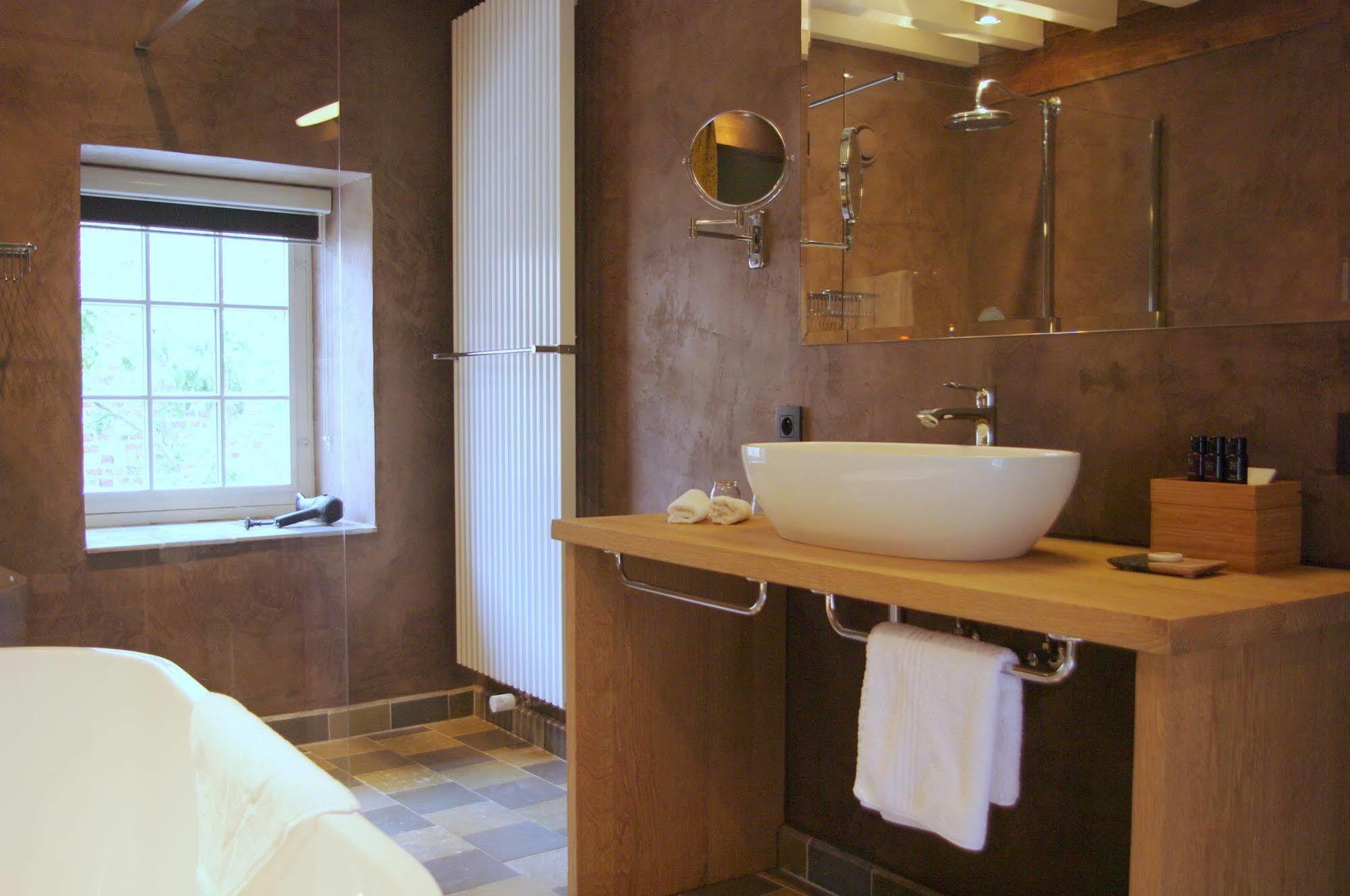 Canal Deluxe Bed & Breakfast