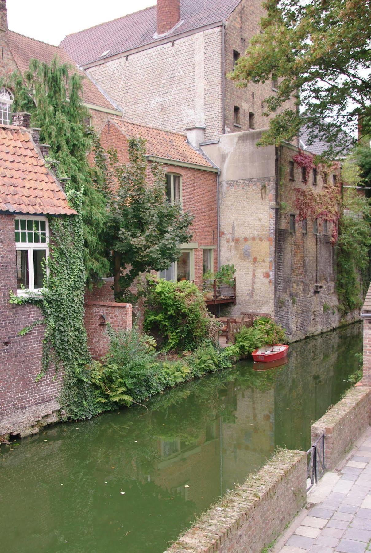 Canal Deluxe Bruges